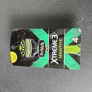 NWT/Unopened 4 Pack Schick Xtreme 3 Sensitive Disposable Razors